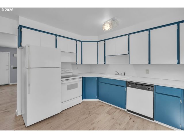 8000 N WOOLSEY Ave, Portland, OR 97203