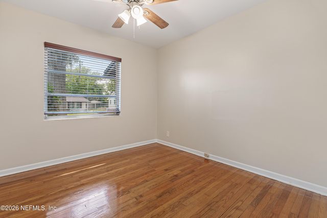 1329 HOLLYHOCK Circle, Jacksonville, FL 32211