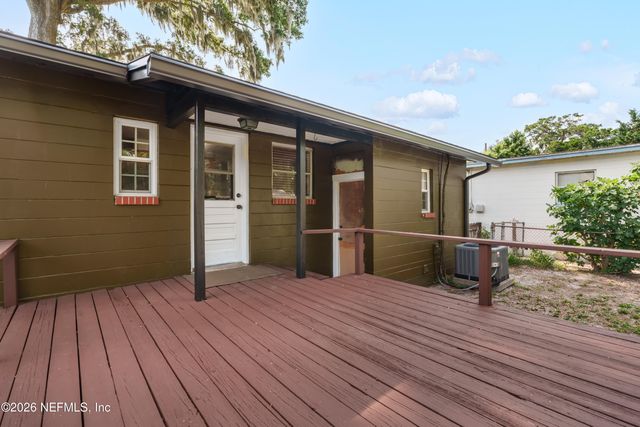 1329 HOLLYHOCK Circle, Jacksonville, FL 32211