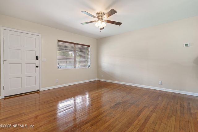 1329 HOLLYHOCK Circle, Jacksonville, FL 32211