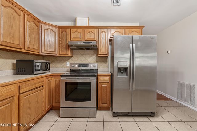 1329 HOLLYHOCK Circle, Jacksonville, FL 32211