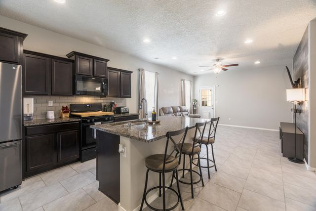 1772 Valle Vista Road NW, Los Lunas, NM 87031