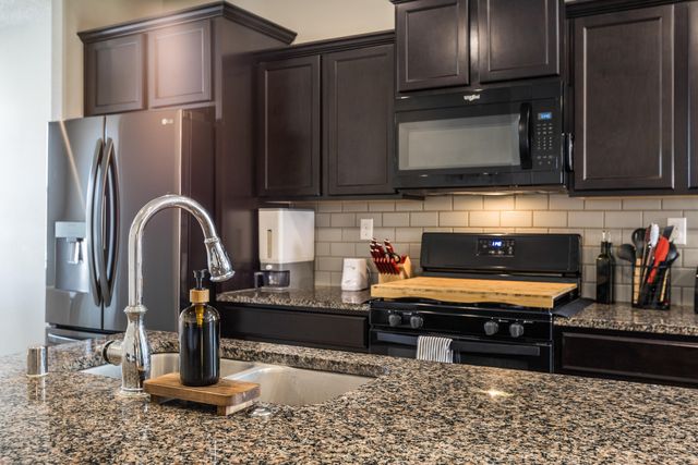 1772 Valle Vista Road NW, Los Lunas, NM 87031