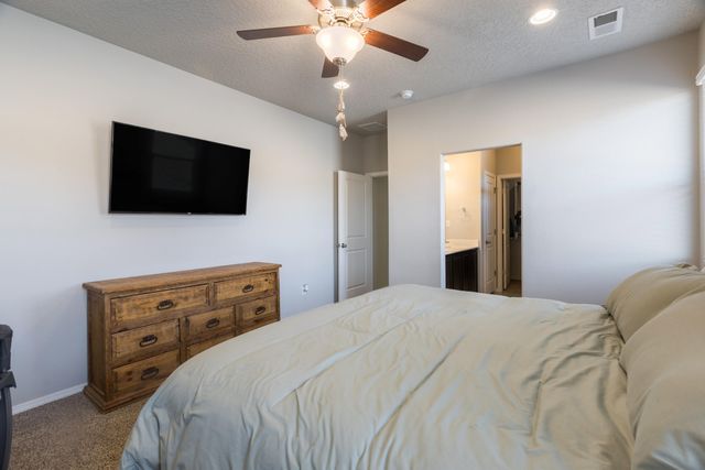 1772 Valle Vista Road NW, Los Lunas, NM 87031