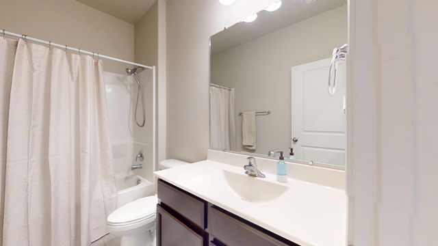 1772 Valle Vista Road NW, Los Lunas, NM 87031