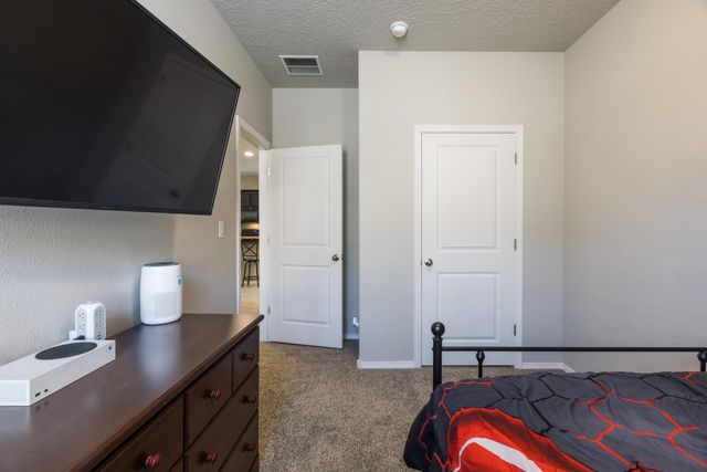 1772 Valle Vista Road NW, Los Lunas, NM 87031