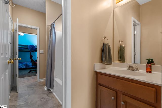 108 W Sundance Drive, Easley, SC 29642