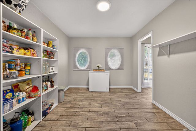 4914 Crestwood Dr., Schertz, TX 78101