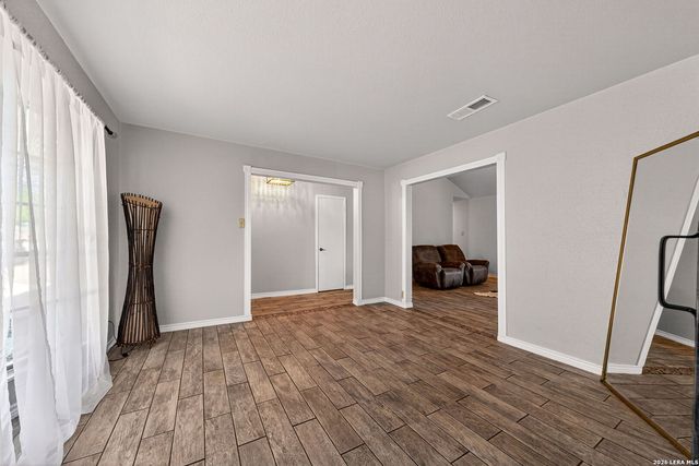 4914 Crestwood Dr., Schertz, TX 78101