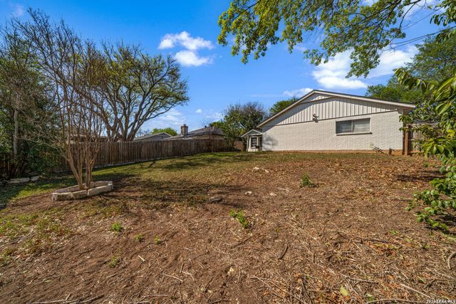 4914 Crestwood Dr., Schertz, TX 78101