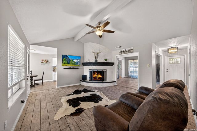 4914 Crestwood Dr., Schertz, TX 78101