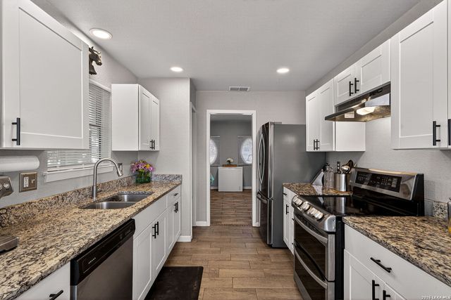 4914 Crestwood Dr., Schertz, TX 78101