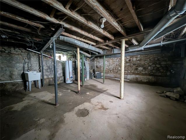 17 Oriley Street, Pontiac, MI 48342