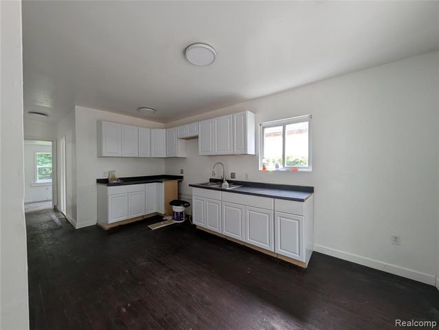17 Oriley Street, Pontiac, MI 48342