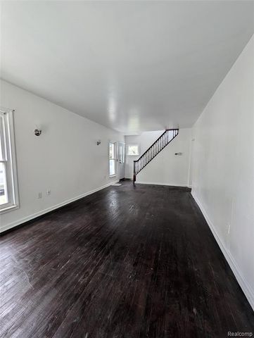 17 Oriley Street, Pontiac, MI 48342