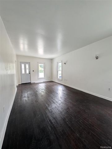 17 Oriley Street, Pontiac, MI 48342