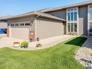 3712 E Bison Trl, Sioux Falls, SD 57108
