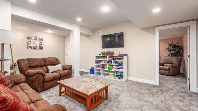87 Dartmouth Road SE, Hebron, OH 43025