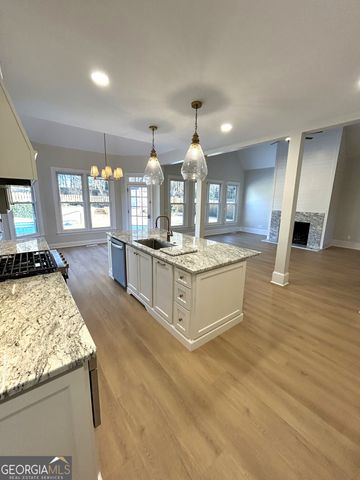 114 Red Oak Trail, Lagrange, GA 30240