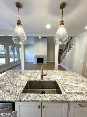 114 Red Oak Trail, Lagrange, GA 30240