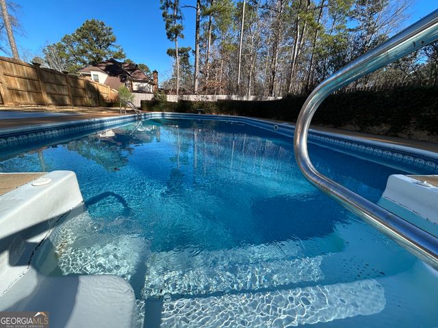 114 Red Oak Trail, Lagrange, GA 30240