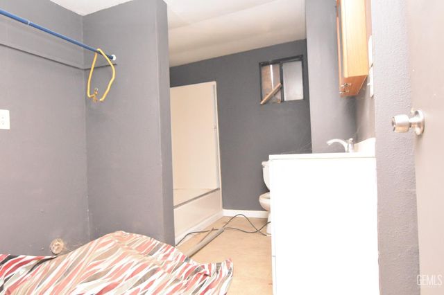 1055 Park Lane, Shafter, CA 93263