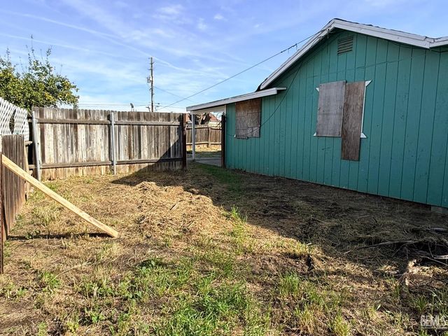 1055 Park Lane, Shafter, CA 93263