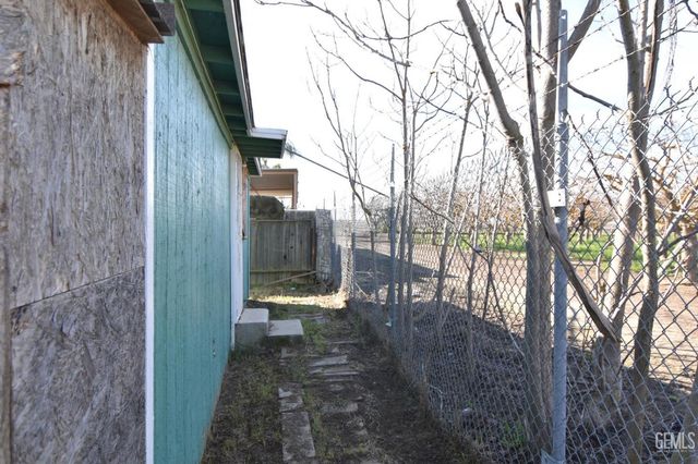 1055 Park Lane, Shafter, CA 93263