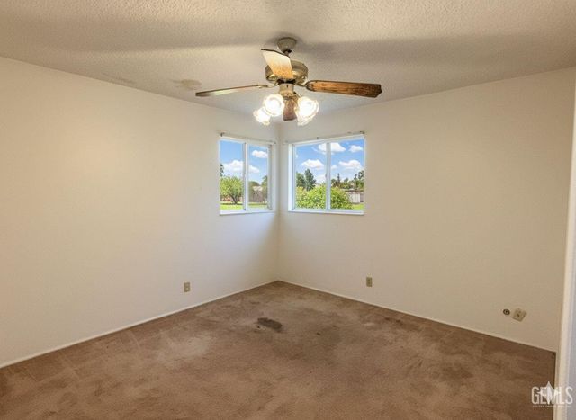 1055 Park Lane, Shafter, CA 93263