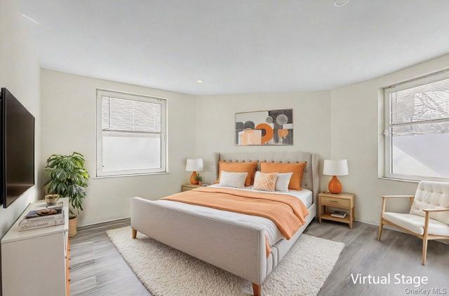 100 Great Neck Road 4D, Great Neck, NY 11021