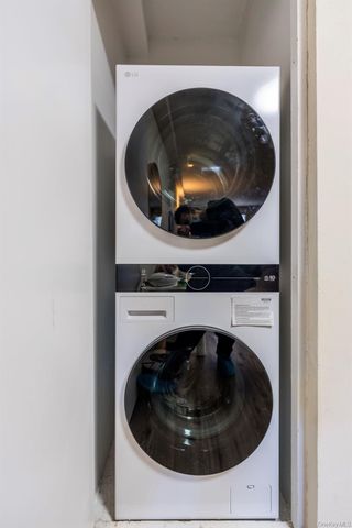 100 Great Neck Road 4D, Great Neck, NY 11021