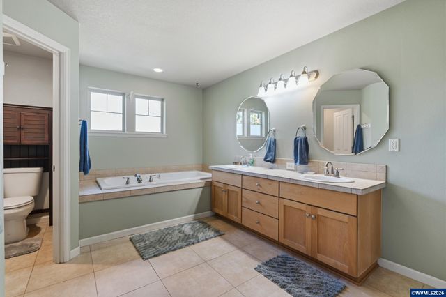 2516 Laura Vista Dr NW, Albany, OR 97321