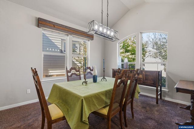 2516 Laura Vista Dr NW, Albany, OR 97321
