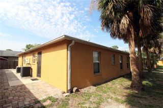 864 HAND AVE, Sarasota, FL 34232