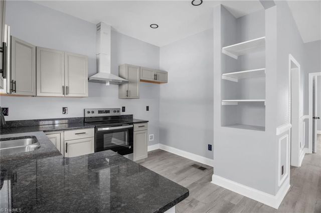 1132 W Green Street, Thomasville, NC 27360