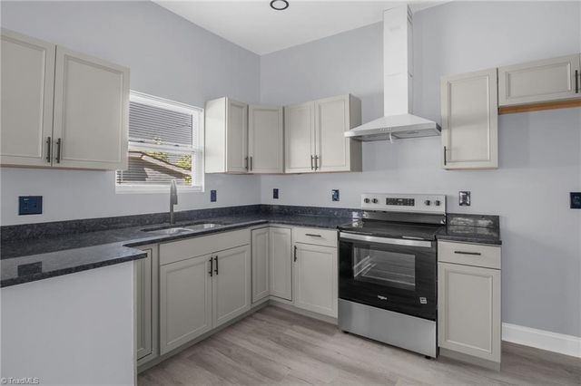 1132 W Green Street, Thomasville, NC 27360