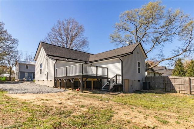 1132 W Green Street, Thomasville, NC 27360