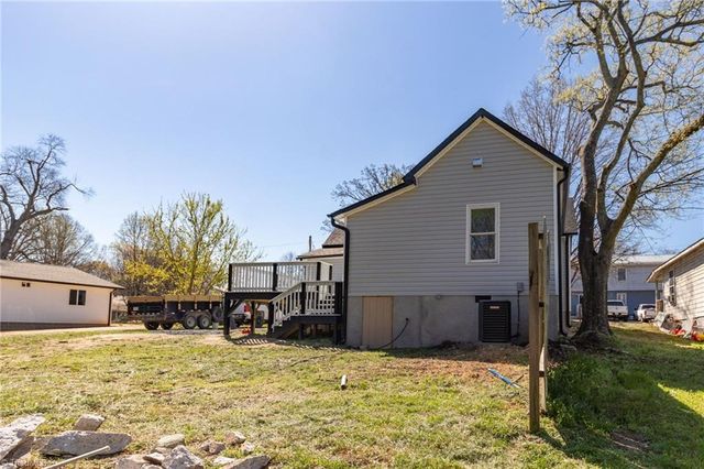 1132 W Green Street, Thomasville, NC 27360