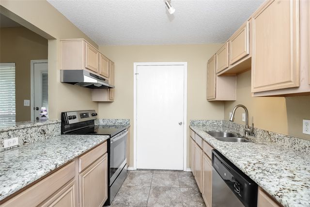 7001 Avington Way, Fort Worth, TX 76133