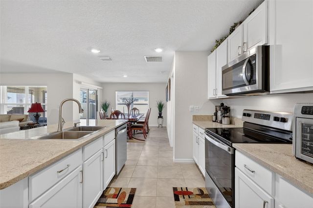 4656 CROSSROADS LANE, Wildwood, FL 34785