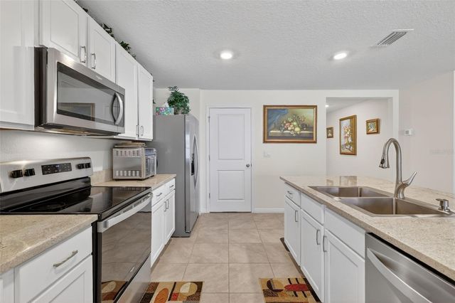 4656 CROSSROADS LANE, Wildwood, FL 34785