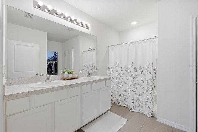 6878 WAGON TRAIL STREET, Zephyrhills, FL 33541