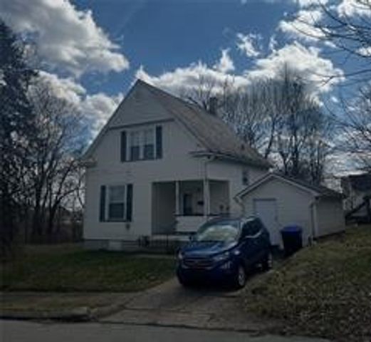 373 Wheeler Pl, Sharon, PA 16146