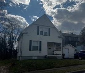 373 Wheeler Pl, Sharon, PA 16146
