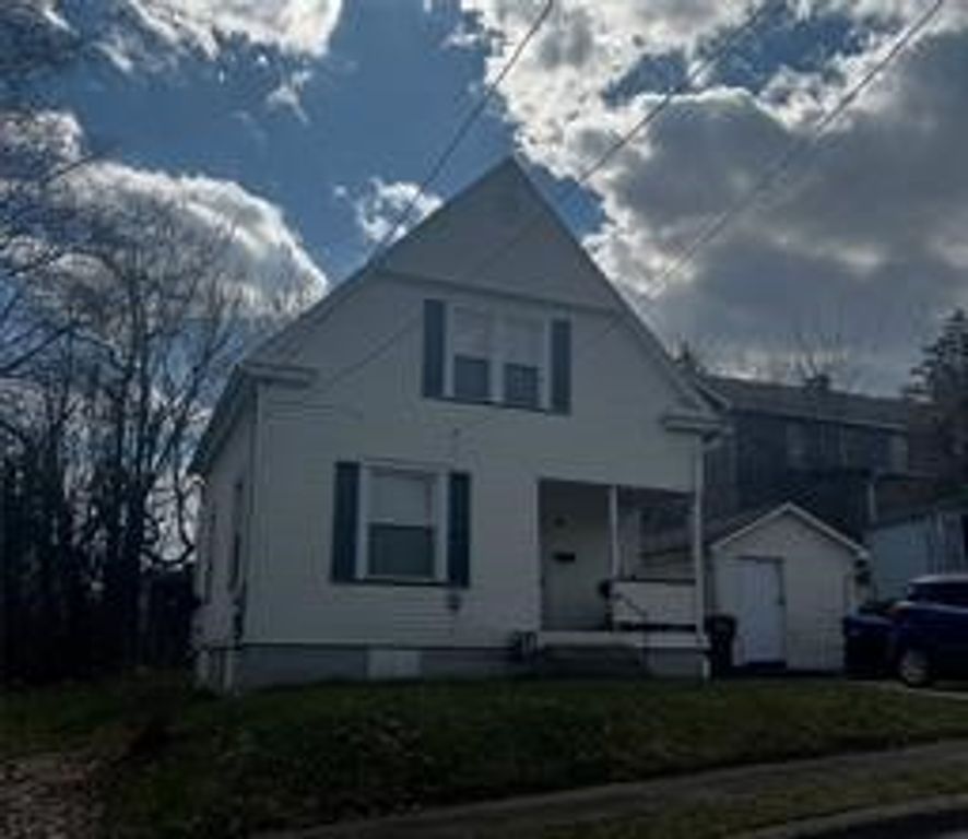 373 Wheeler Pl, Sharon, PA 16146