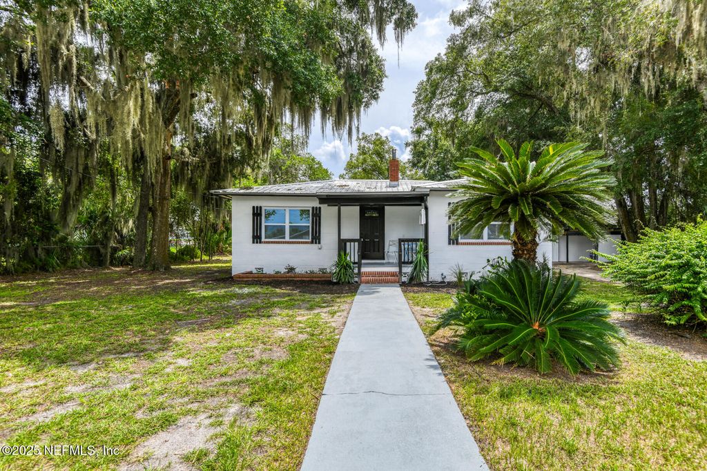 2405 PRESIDENT Street, Palatka, FL 32177