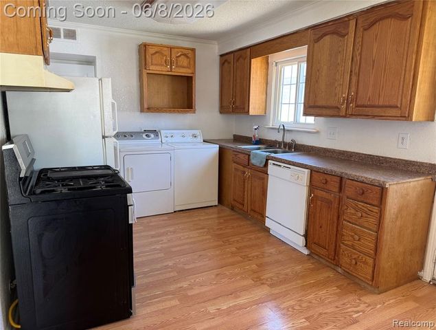 4810 Campbell Street, Dearborn Heights, MI 48125