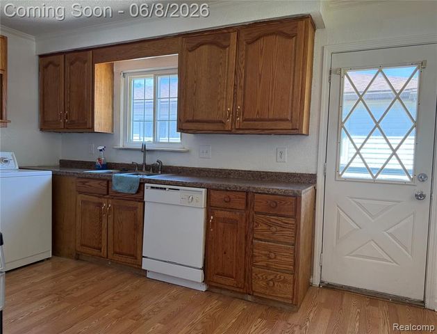 4810 Campbell Street, Dearborn Heights, MI 48125