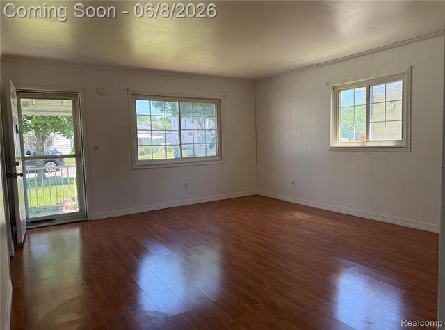 4810 Campbell Street, Dearborn Heights, MI 48125