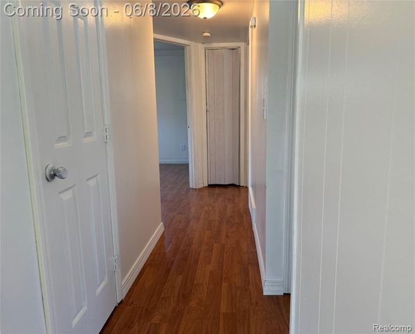 4810 Campbell Street, Dearborn Heights, MI 48125